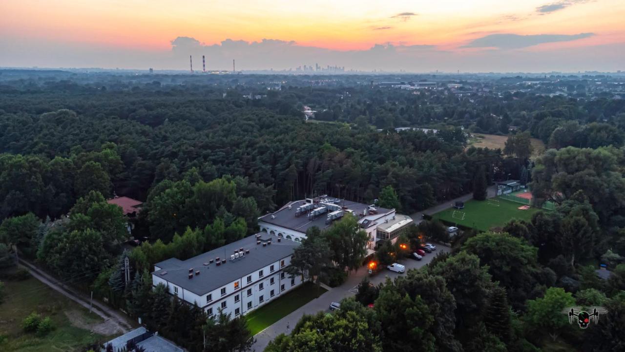 Klub Sosnowy Hotel Warsaw Exterior photo
