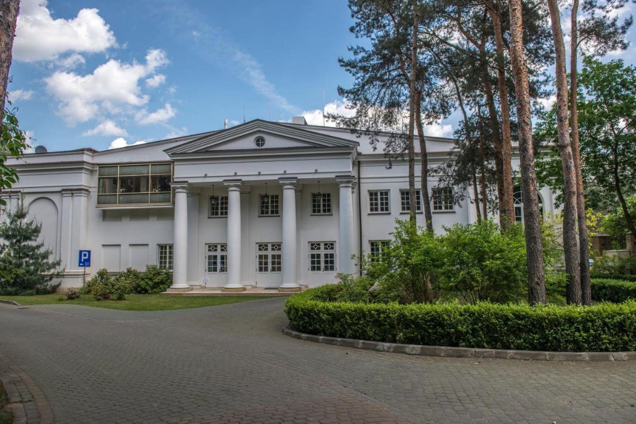 Klub Sosnowy Hotel Warsaw Exterior photo